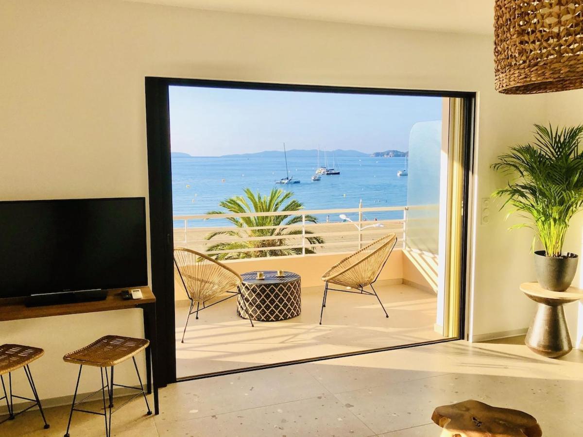 Appartement T3 Lumineux Traversant Totalement Neuf En Face De La Plage Front De Mer Vue Sur Les Iles Vue Mer Panoramique Assuree Residence De La Plage Centre Ville Du Lavandou 3Eme Etage Avec Ascenseur Appartement T3 ル・ラヴァンドゥー エクステリア 写真