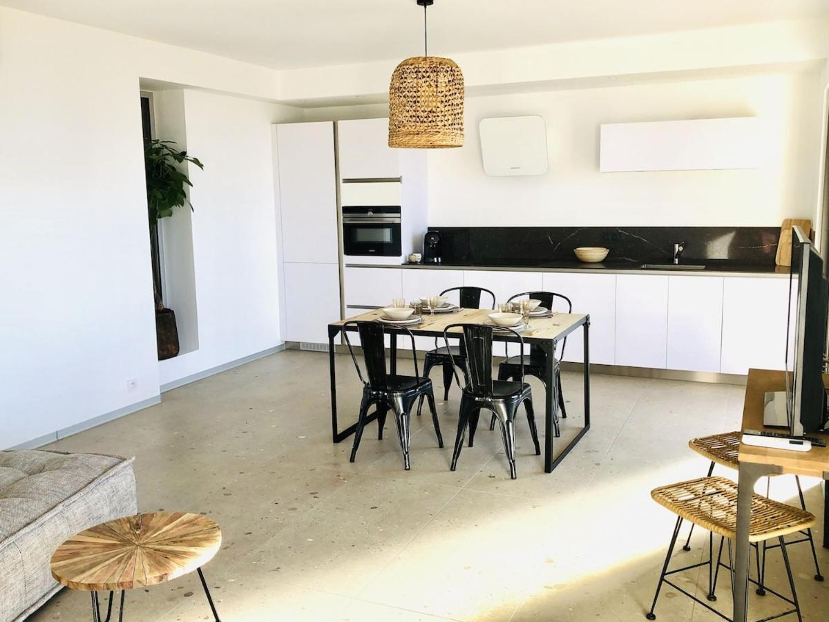 Appartement T3 Lumineux Traversant Totalement Neuf En Face De La Plage Front De Mer Vue Sur Les Iles Vue Mer Panoramique Assuree Residence De La Plage Centre Ville Du Lavandou 3Eme Etage Avec Ascenseur Appartement T3 ル・ラヴァンドゥー エクステリア 写真