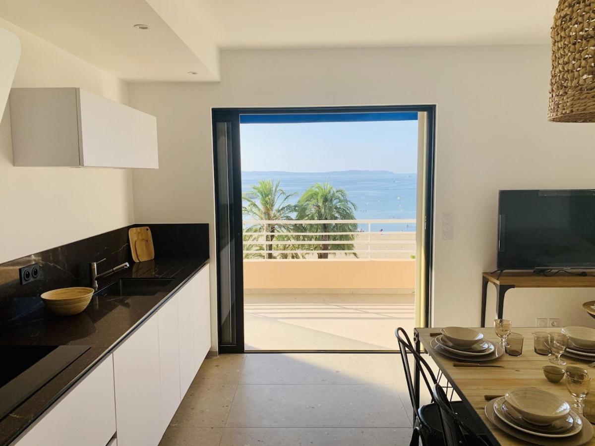 Appartement T3 Lumineux Traversant Totalement Neuf En Face De La Plage Front De Mer Vue Sur Les Iles Vue Mer Panoramique Assuree Residence De La Plage Centre Ville Du Lavandou 3Eme Etage Avec Ascenseur Appartement T3 ル・ラヴァンドゥー エクステリア 写真
