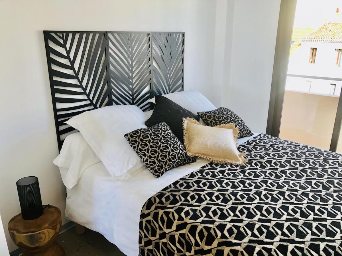 Appartement T3 Lumineux Traversant Totalement Neuf En Face De La Plage Front De Mer Vue Sur Les Iles Vue Mer Panoramique Assuree Residence De La Plage Centre Ville Du Lavandou 3Eme Etage Avec Ascenseur Appartement T3 ル・ラヴァンドゥー エクステリア 写真